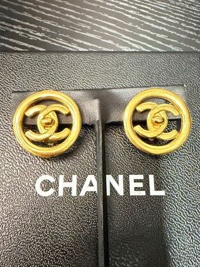 CHANEL Vintage CC Turnlock Button Earrings Gold Clip-On 97